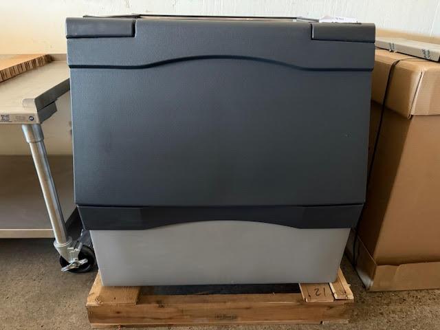 Auction item image