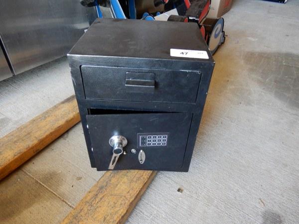 Auction item image