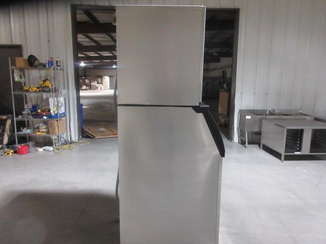 Auction item image