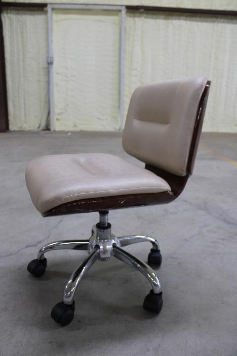 Auction item image