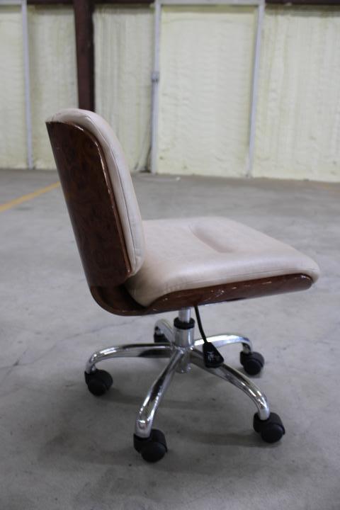 Auction item image
