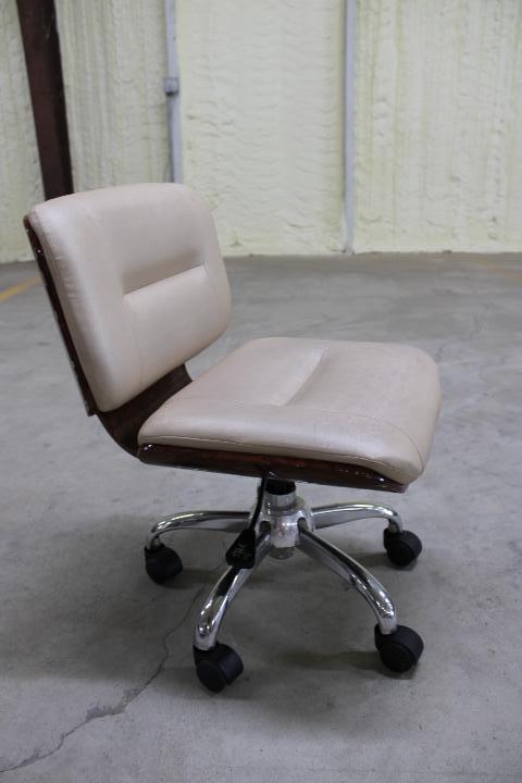 Auction item image