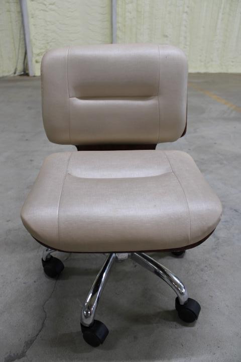 Auction item image