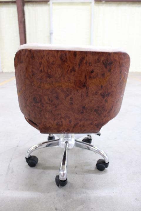 Auction item image